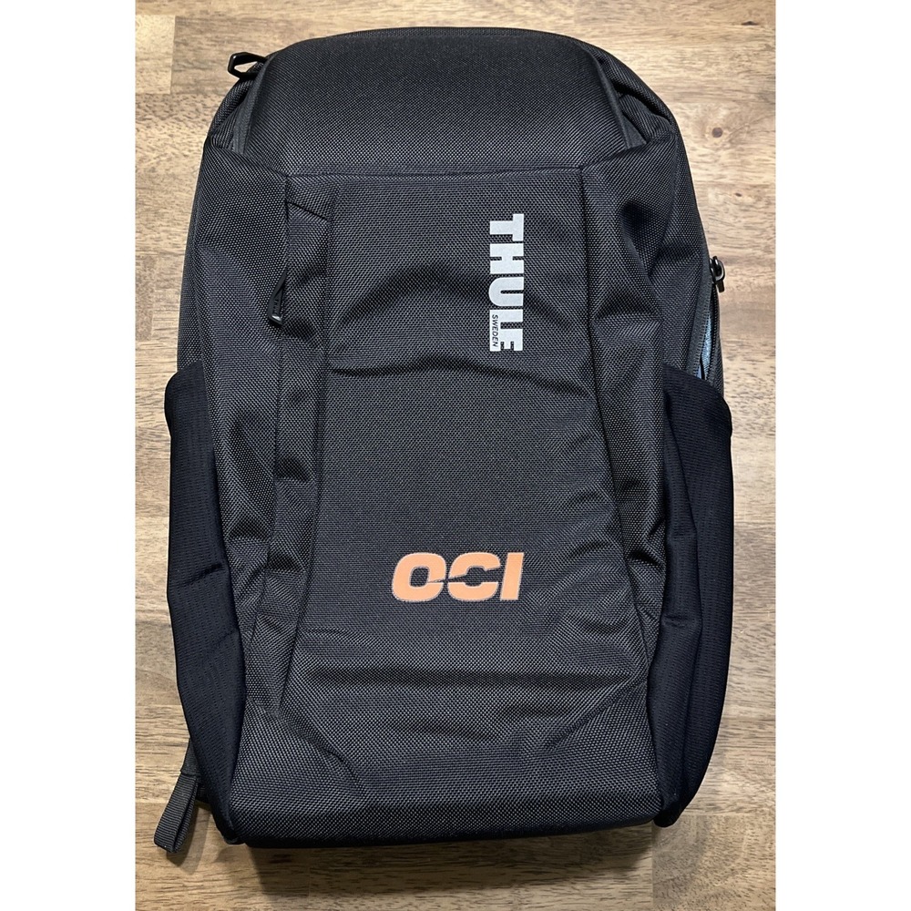 8/10 THULE Accent Backpack 20L Black Safe Zone Laptop Luggage Travel School Work